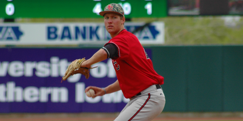 Reis fans eight, Storm stay alive in IIAC Tournament