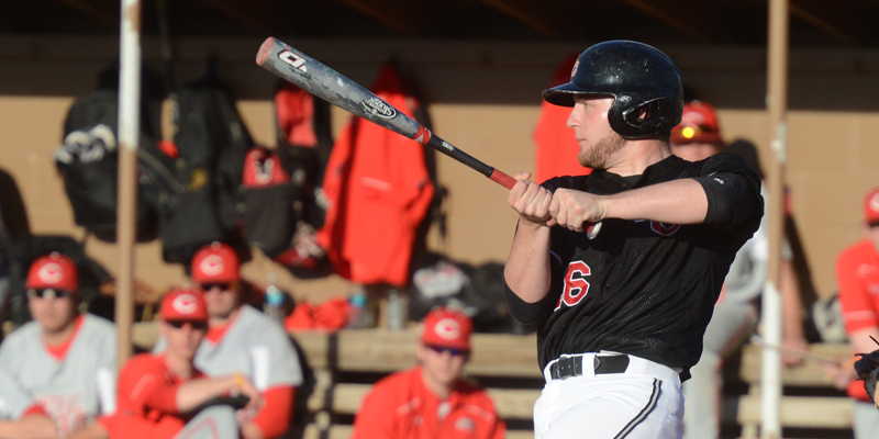 Offense sputters in losses to No. 8 Wartburg