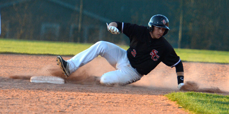 Big inning helps Storm earn split at Coe