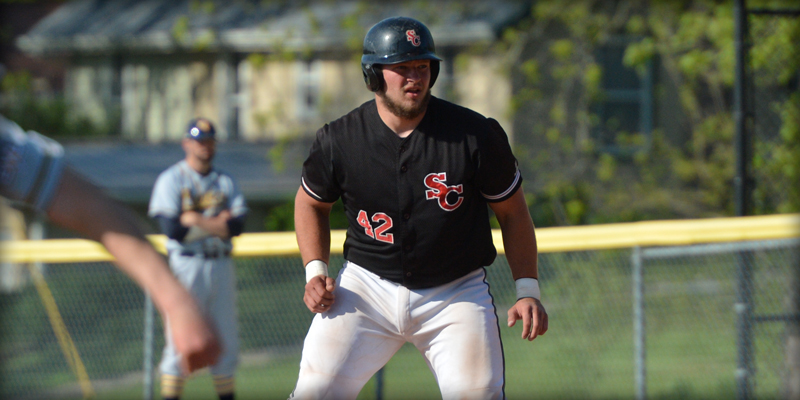 Comeback falls short in 12-10 loss to Luther