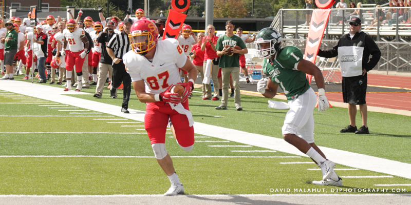 Football kicks off homestand against Elmhurst