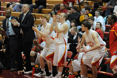 Men's basketball participates in Coaches vs. Cancer on Saturday