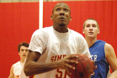 Second-half run propels Central past Simpson men