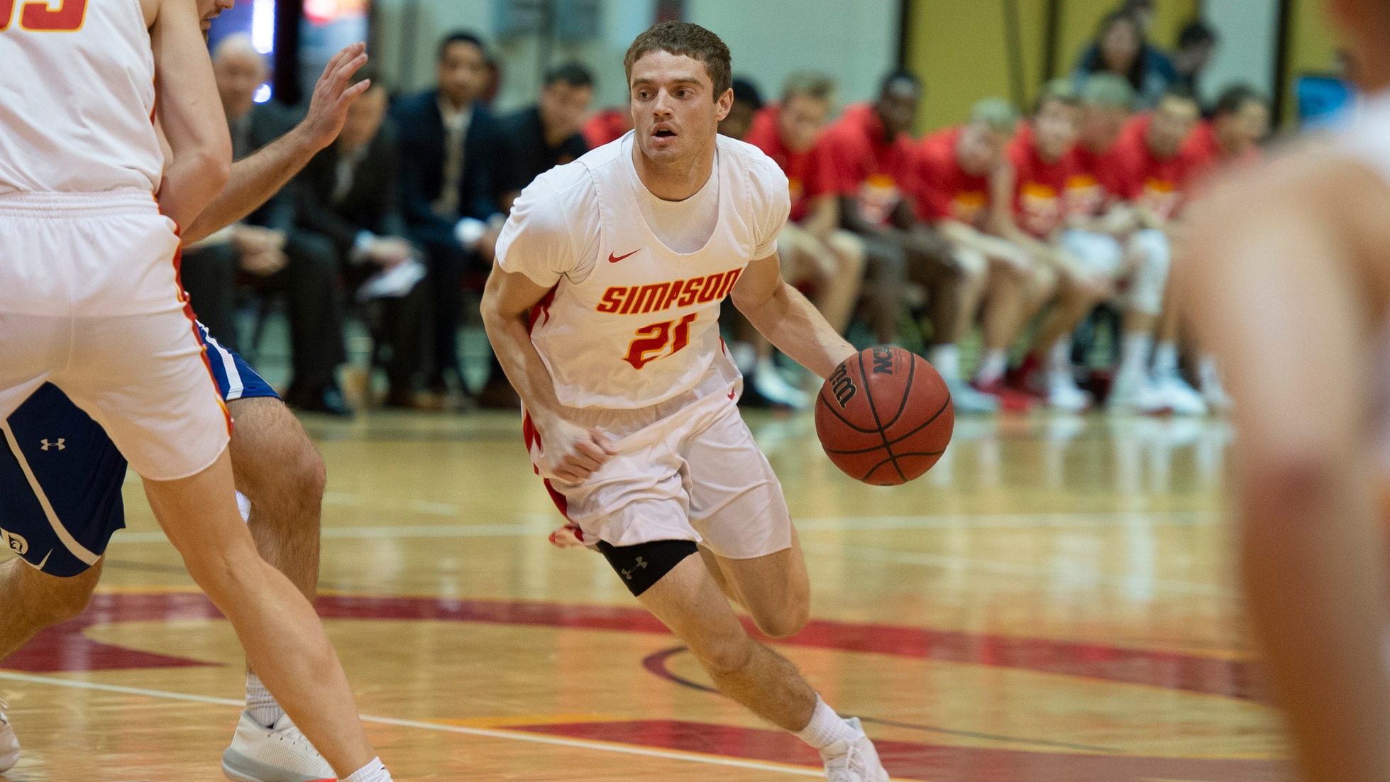 Storm open West Coast trip with 84-83 victory