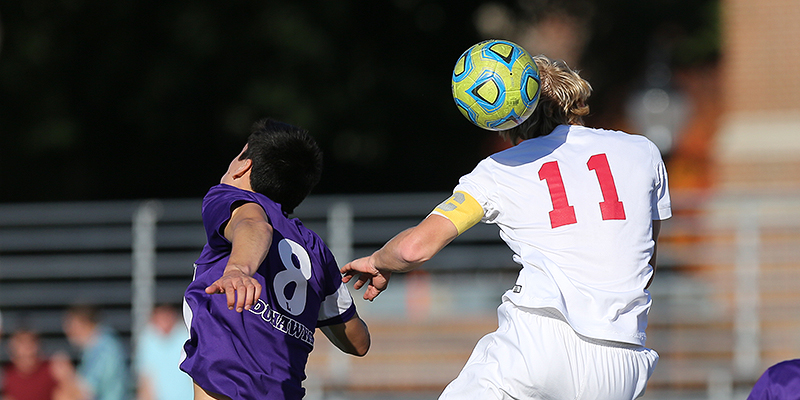 Men's soccer bows out of IIAC Tournament with loss to Dubuque
