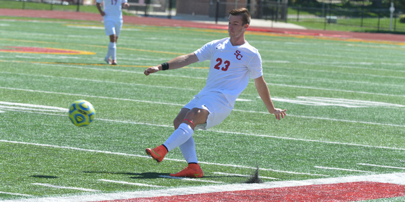 Comeback falls short, men's soccer falls to Wartburg