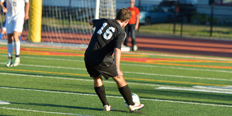 Men's soccer comes up short against St. John's
