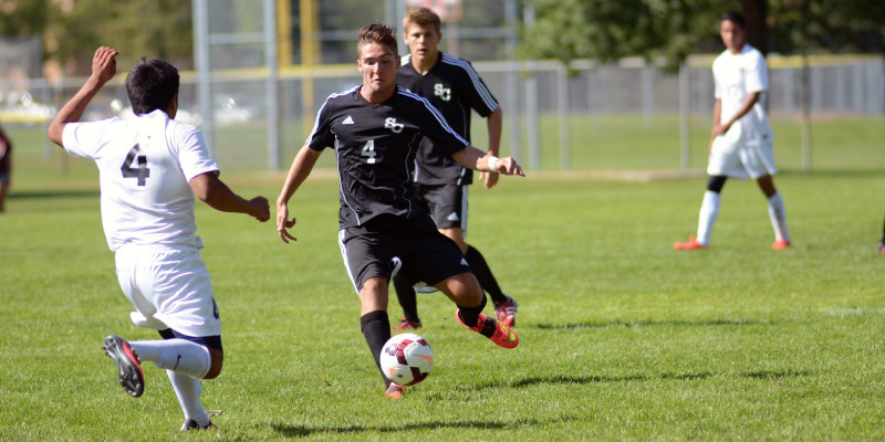 Men's soccer loses see-saw affair