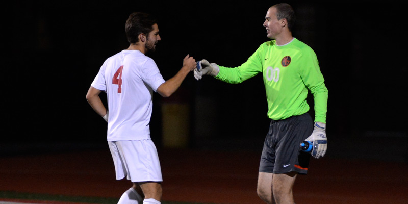 Men's soccer extends winning streak, will host IIAC Tournament game