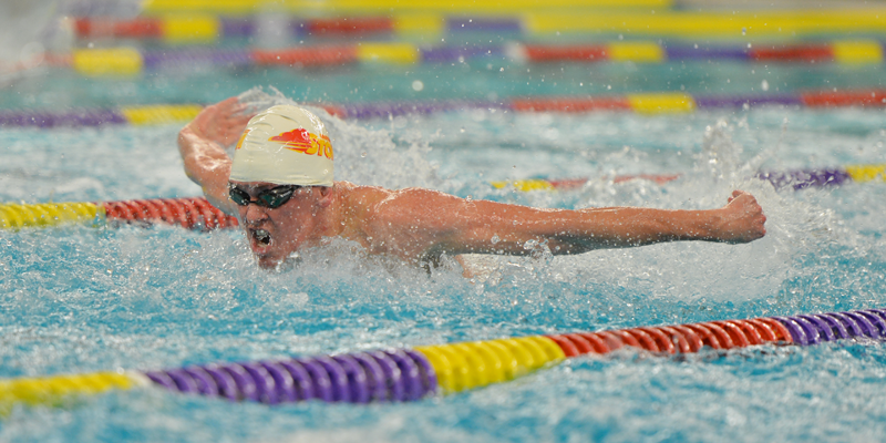 Swimmers and divers compete at Grinnell