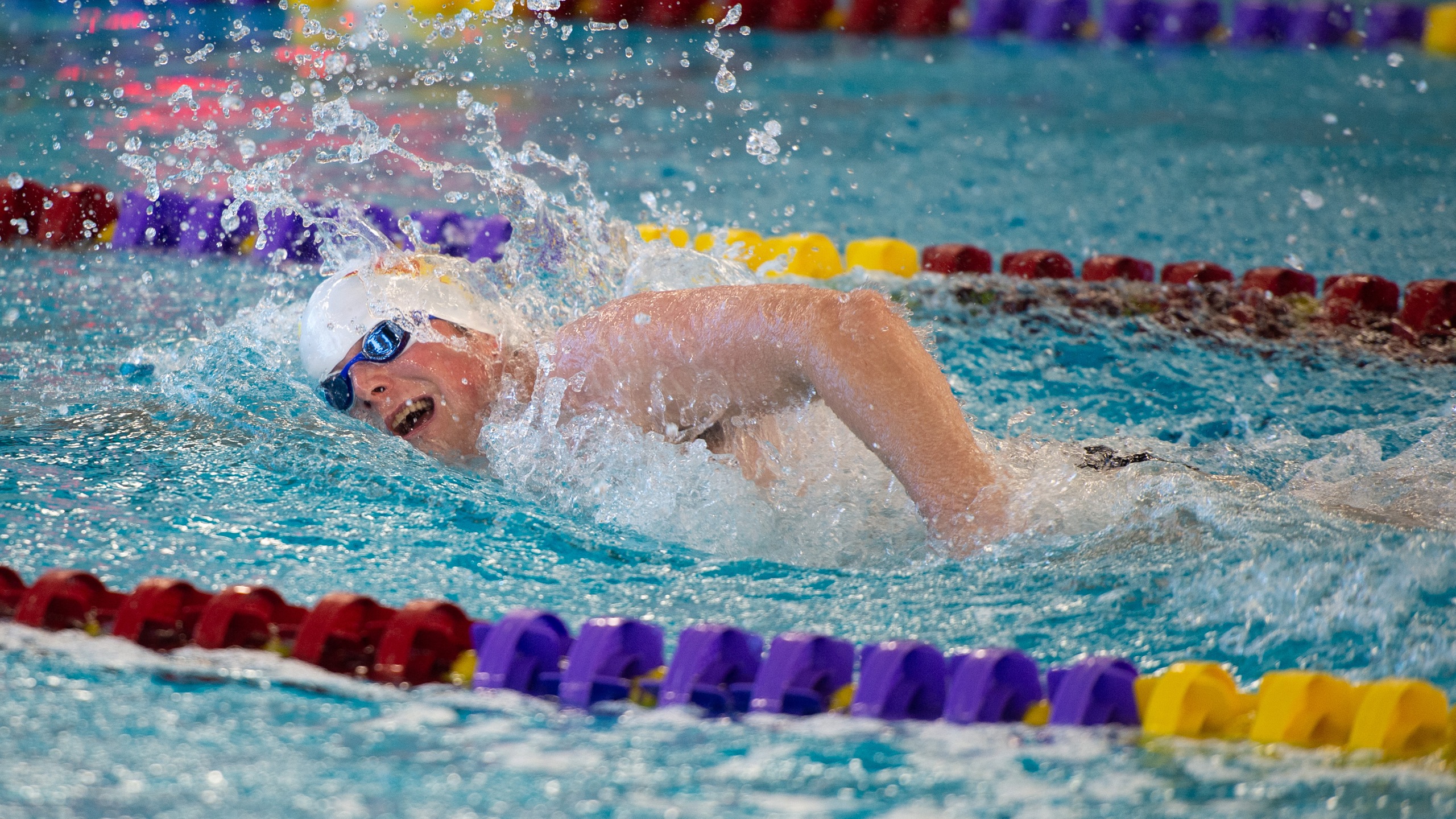 Simpson battles Coe in home finale