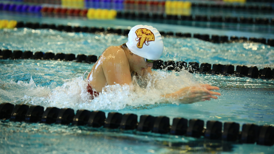Women take to Grinnell competition, Kate Minette leads the way