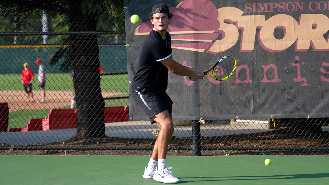 Sophomore Aaron Price. Photo by Corinne Thomas