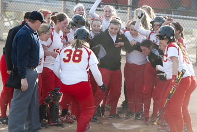 No. 12 Simpson swept by Central