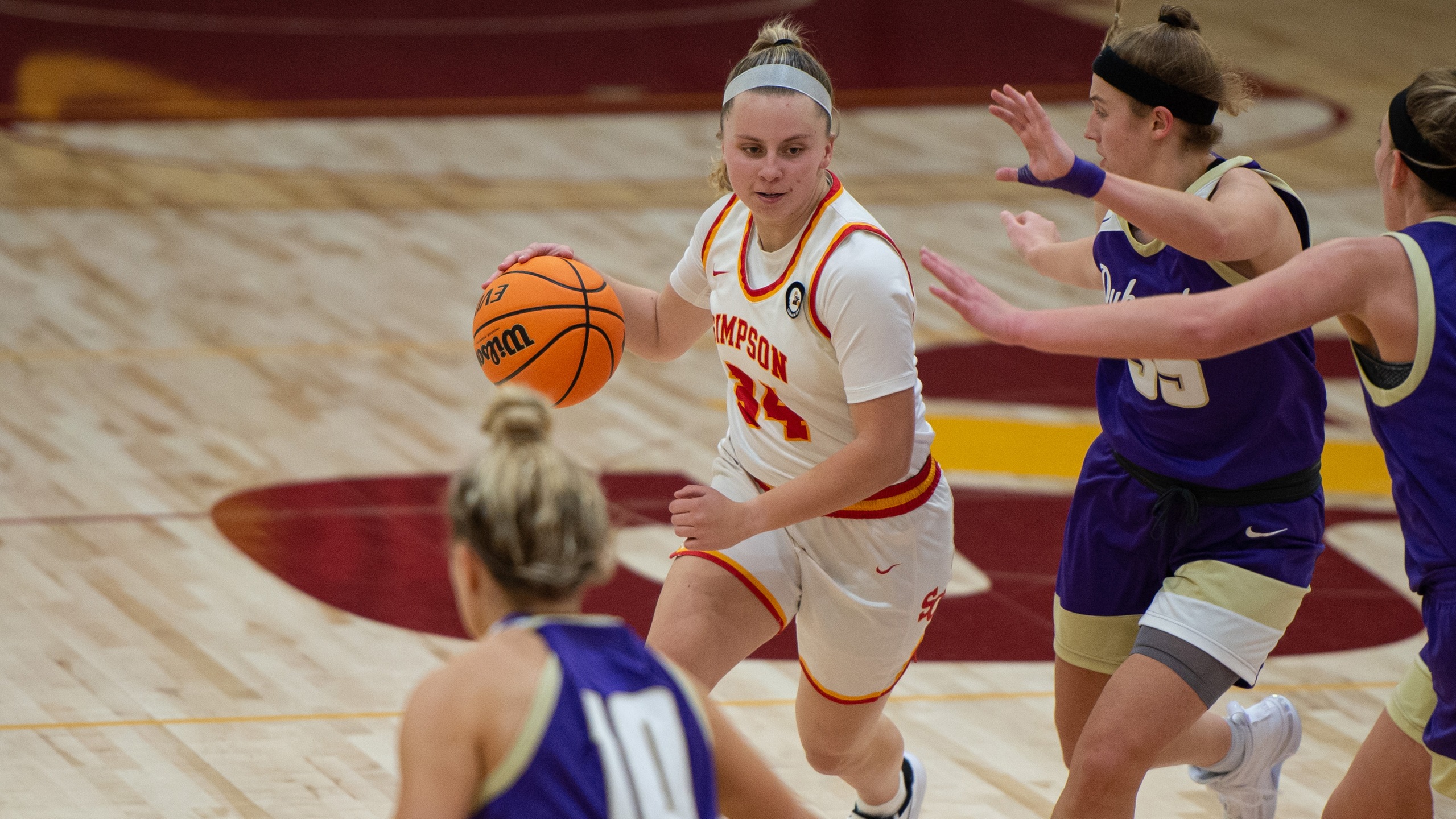 Junior Molly Lutmer