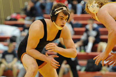 Short-handed Simpson wrestlers fall to Buena Vista
