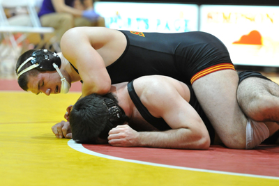 Simpson splits duals with Knox, Augustana