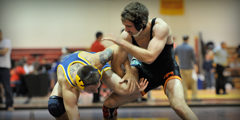 Simpson splits double dual with Knox, Augustana