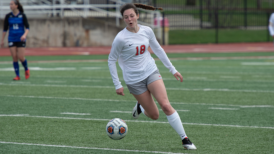 Junior Megan Roberts