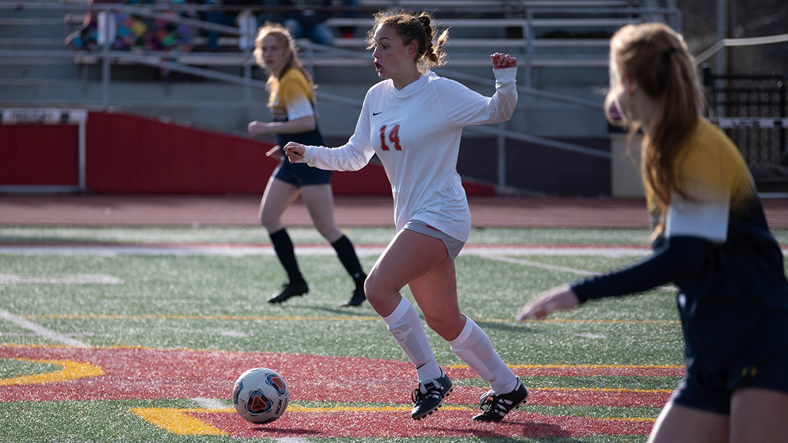 Junior Abby Cozzoni (photo by Corinne Thomas)
