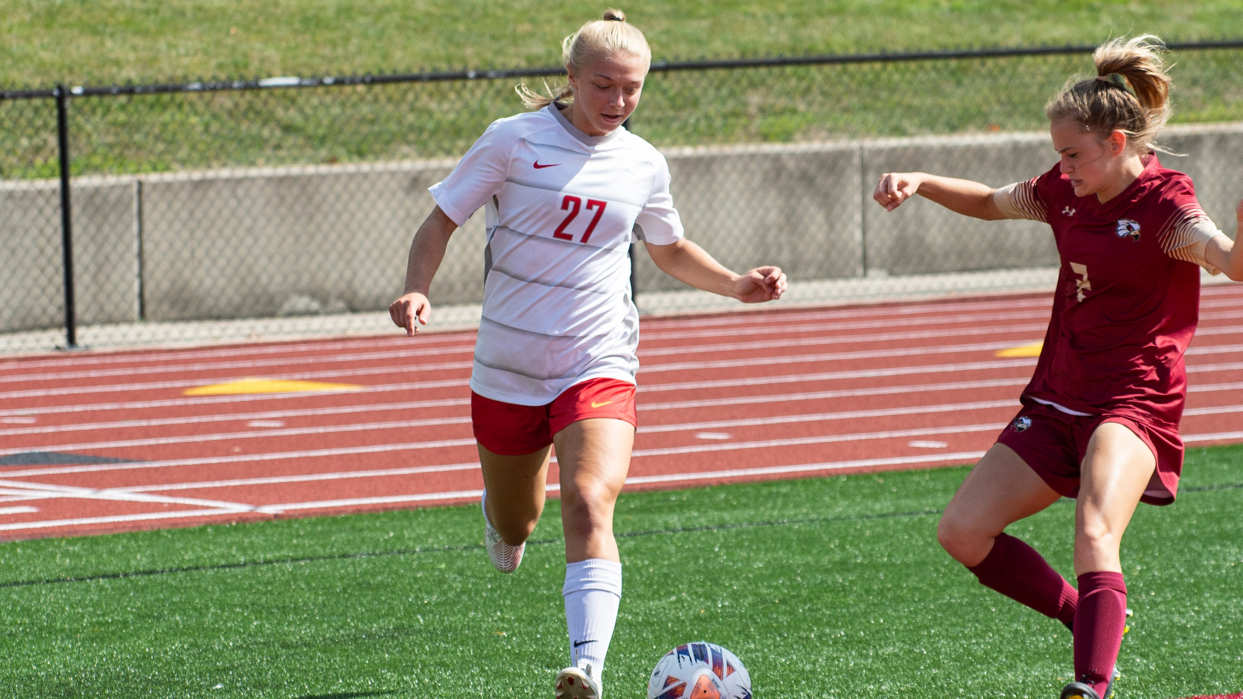 Junior Jordyn Foelske