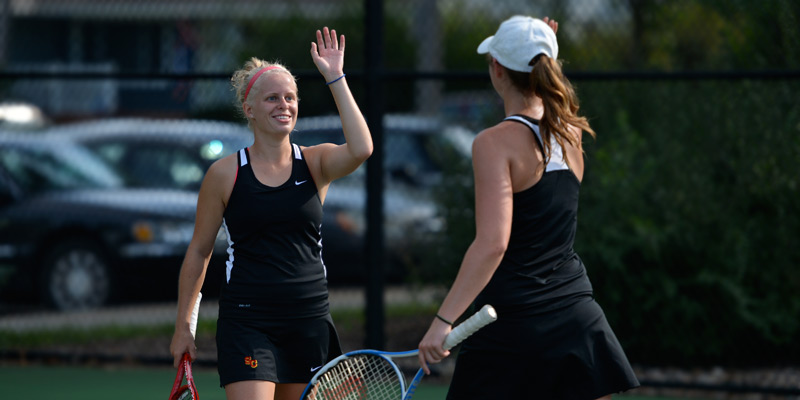 Women's tennis blanks Buena Vista for third IIAC win