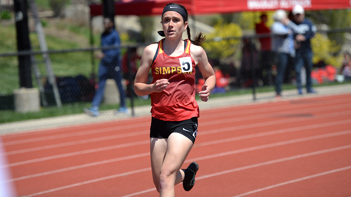 Junior Abby Loecke