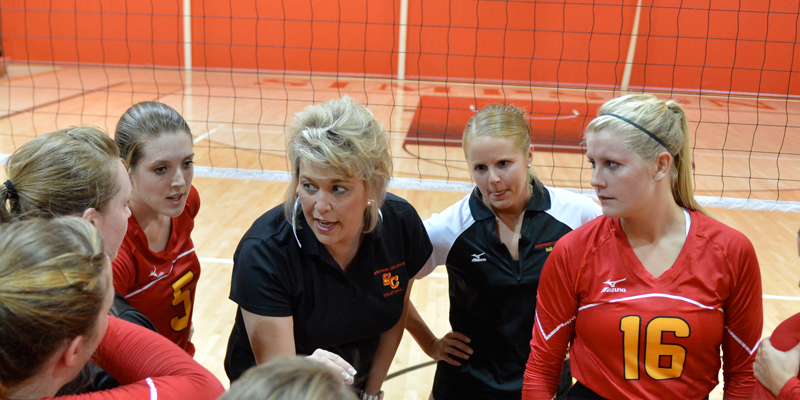 Volleyball loses to league-leading Coe