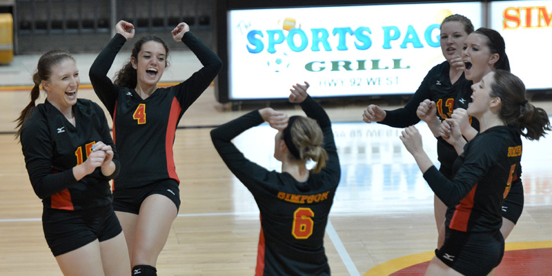 Blaser steps up in fifth set as volleyball beats Loras 3-2